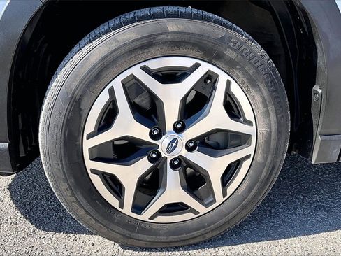 Used 2023 Subaru Forester Premium image 8