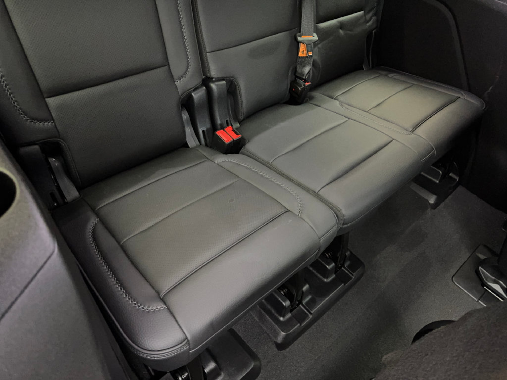 Used 2024 GMC Yukon Denali RWD image 45