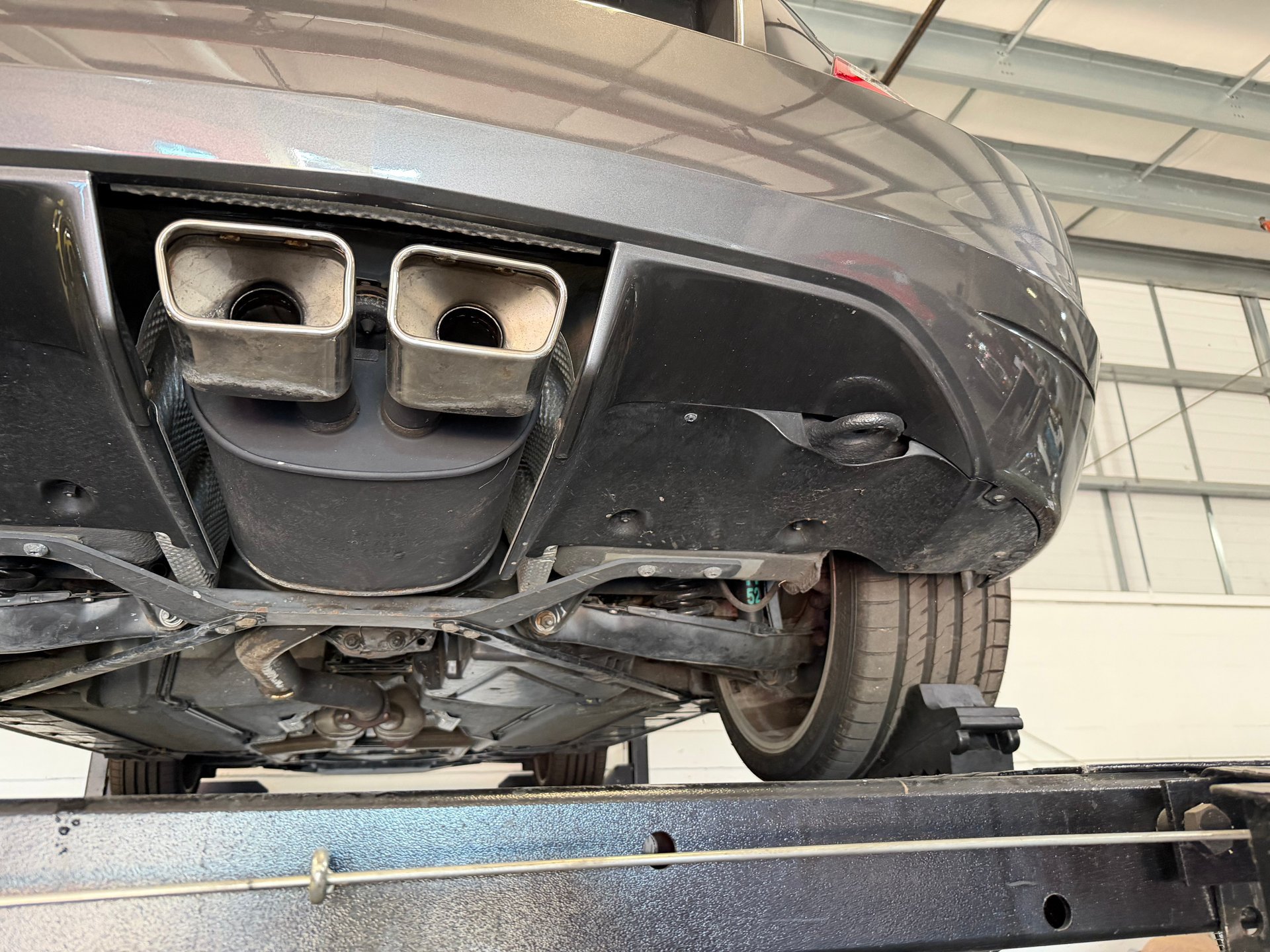 Used 2005 Chrysler Crossfire Limited RWD image 76