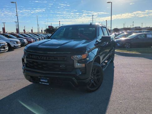 Used 2022 Chevrolet Silverado 1500 Custom image 1