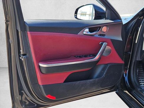 Used 2018 Kia Stinger GT2 image 10