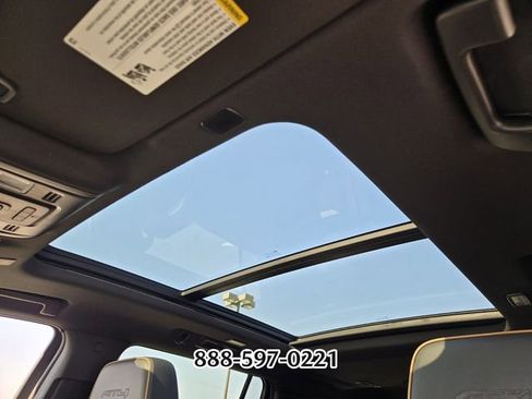 Used 2023 GMC Yukon XL AT4 w/ AT4 Premium Package AWD/4WD image 11