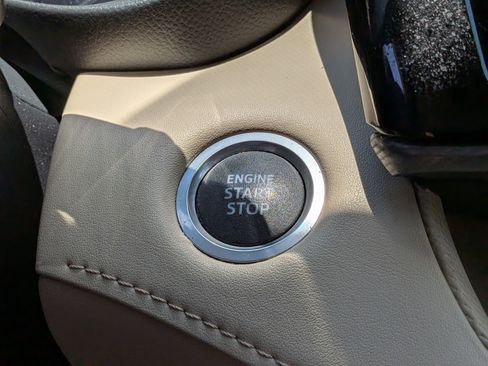 Used 2021 Toyota Highlander Platinum FWD image 31