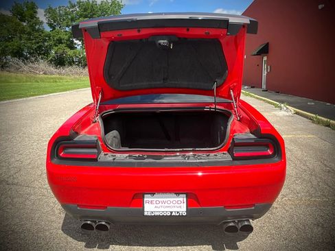 Used 2016 Dodge Challenger R/T Scat Pack w/ Leather Interior Group RWD image 19