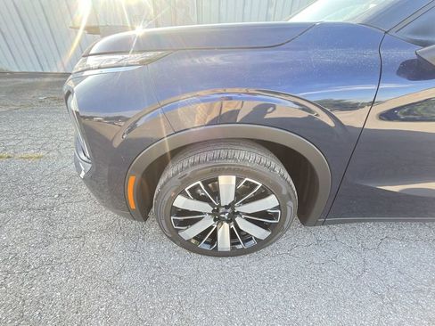 New 2025 Mitsubishi Outlander SE image 10