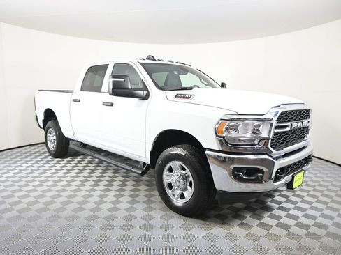 Used 2024 RAM 3500 Tradesman w/ Chrome Appearance Group image 10