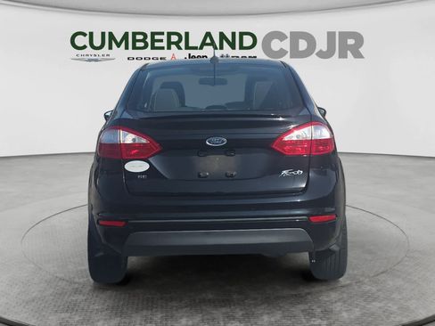Used 2017 Ford Fiesta SE w/ Equipment Group 201A FWD image 5