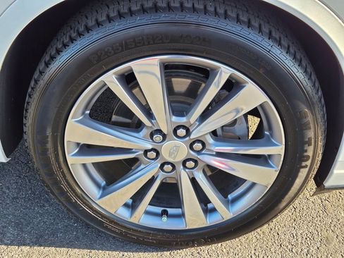Used 2020 Cadillac XT6 Premium Luxury w/ Platinum Package FWD image 9