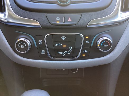 Used 2024 Chevrolet Equinox LS w/ Driver Confidence II Package image 21