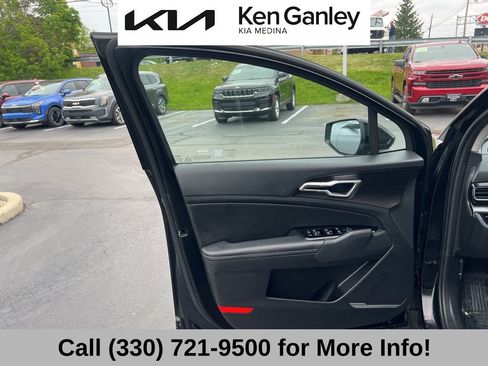 Certified 2025 Kia Sportage EX FWD image 25