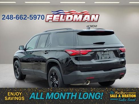 Used 2023 Chevrolet Traverse LT image 3
