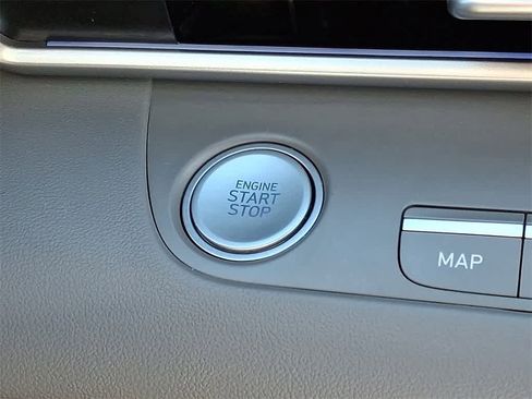 Used 2024 Hyundai Elantra SEL image 23