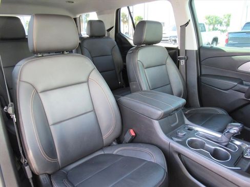 Certified 2021 Chevrolet Traverse RS image 9