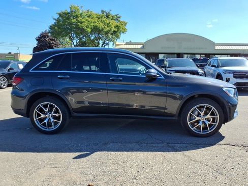 Used 2022 Mercedes-Benz GLC 300 4MATIC image 6
