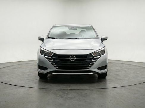 Used 2025 Nissan Versa SV FWD image 2