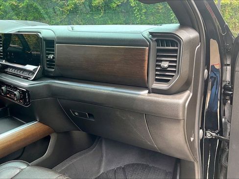 Used 2024 Chevrolet Silverado 2500 High Country w/ High Country Premium Package AWD/4WD image 21