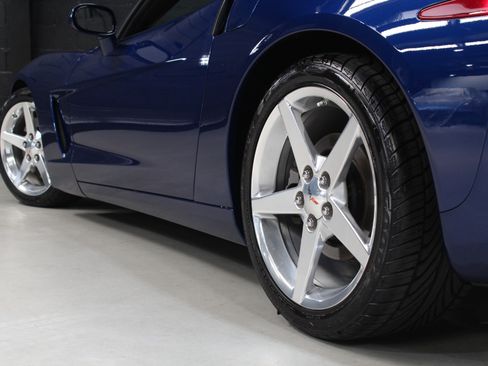 Used 2005 Chevrolet Corvette Convertible w/ Preferred Equipment Group RWD image 26