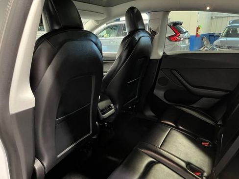Used 2021 Tesla Model Y Long Range AWD/4WD image 17