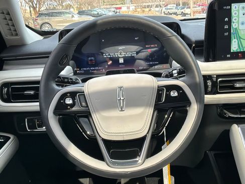 New 2026 Lincoln Aviator AWD w/ Jet Appearance Package image 15