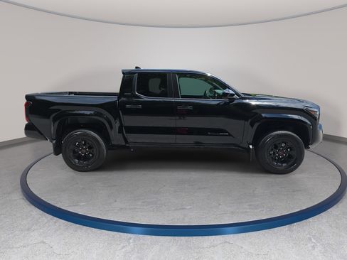 Used 2024 Toyota Tacoma SR5 AWD/4WD image 4