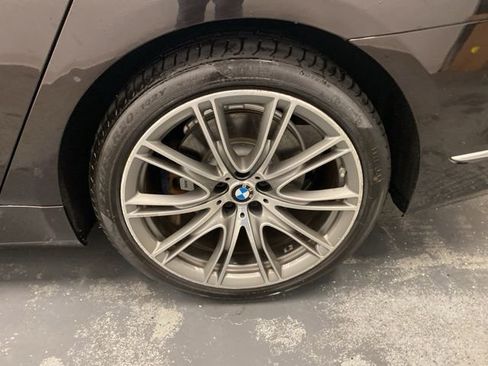 Used 2018 BMW 750i xDrive image 33