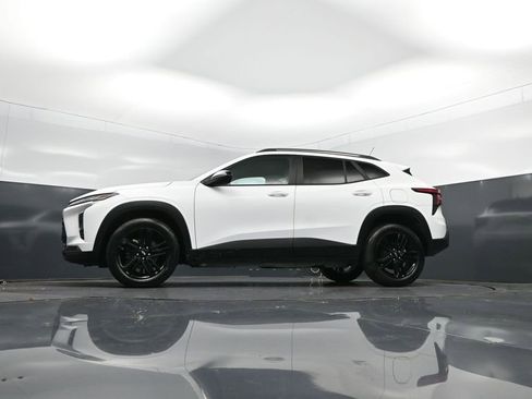 Used 2024 Chevrolet Trax ACTIV w/ Driver Confidence Package image 39