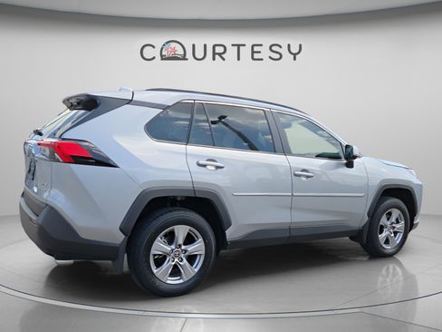 Certified 2025 Toyota RAV4 XLE AWD/4WD image 5