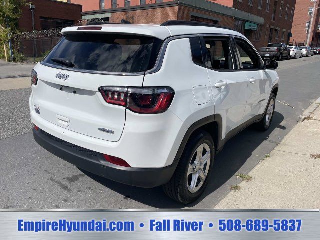 Used 2024 Jeep Compass Latitude AWD/4WD image 8
