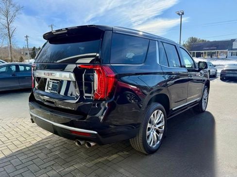 Used 2022 GMC Yukon Denali w/ Denali Premium Package image 8