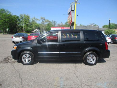 Used 2008 Dodge Grand Caravan SXT w/ Family Value Group image 4