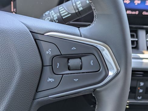 Used 2025 Chevrolet Trax LT w/ Driver Confidence Package image 24