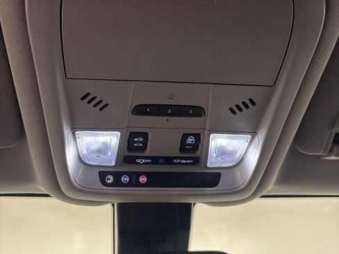 Used 2024 GMC Terrain SLT w/ Elevation Edition image 14