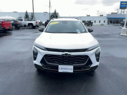 Used 2024 Chevrolet Trax ACTIV w/ Driver Confidence Package image 3