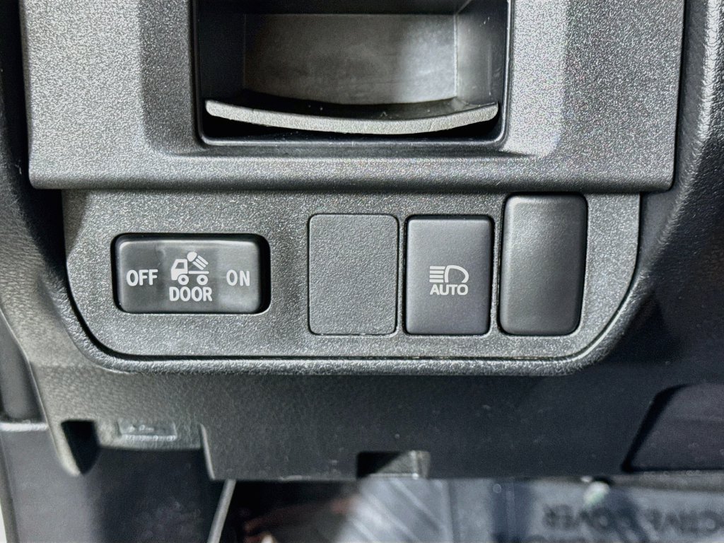 Used 2019 Toyota Tacoma SR5 AWD/4WD image 19