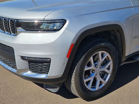 Used 2022 Jeep Grand Cherokee L Limited w/ Luxury Tech Group II AWD/4WD image 11