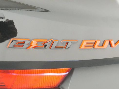 Used 2023 Chevrolet Bolt EUV LT w/ Convenience Package FWD image 11