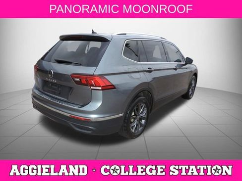 Used 2023 Volkswagen Tiguan SE w/ Panoramic Sunroof Package image 4