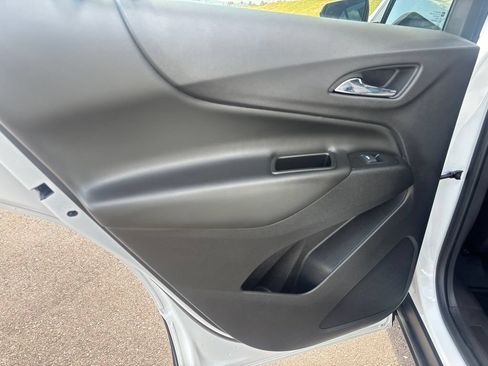 Used 2022 Chevrolet Equinox LT FWD image 13