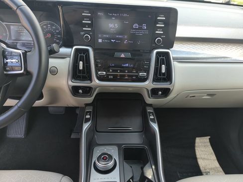 Used 2021 Kia Sorento S FWD image 24