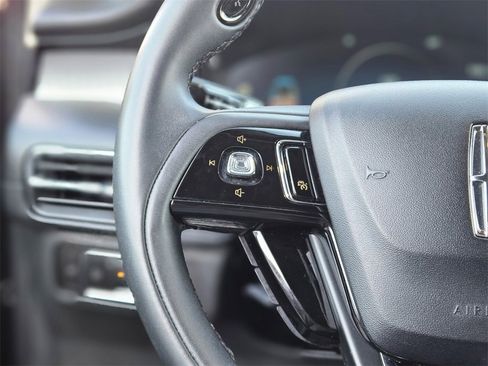 Used 2023 Lincoln Corsair AWD image 22