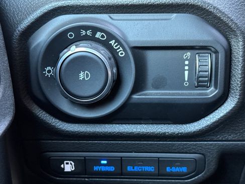 Used 2024 Jeep Wrangler Unlimited AWD/4WD image 30