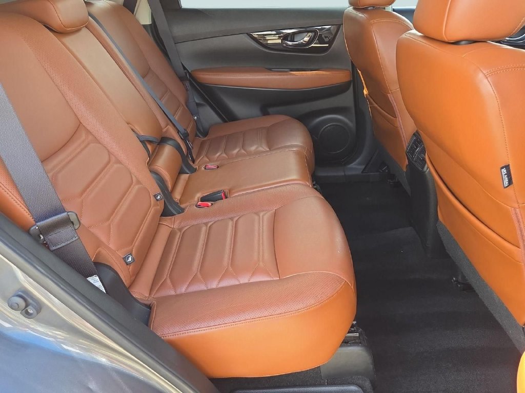 Used 2018 Nissan Rogue SL w/ Premium Package AWD/4WD image 31
