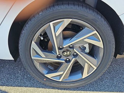 New 2025 Hyundai Elantra Limited w/ Cargo Package FWD image 44