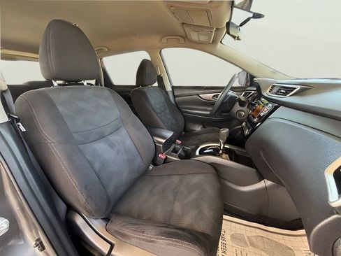 Used 2014 Nissan Rogue SV FWD image 34