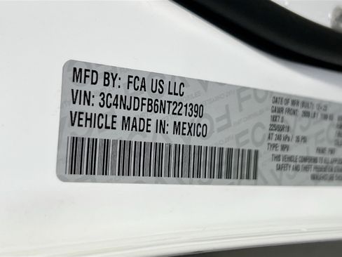 Used 2022 Jeep Compass Latitude AWD/4WD image 29