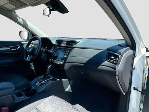 Used 2019 Nissan Rogue SV FWD image 30