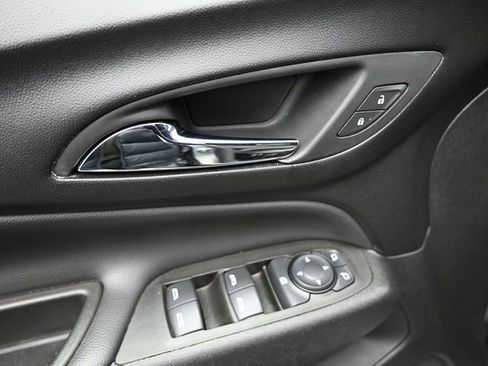 Used 2024 Chevrolet Equinox LT image 13