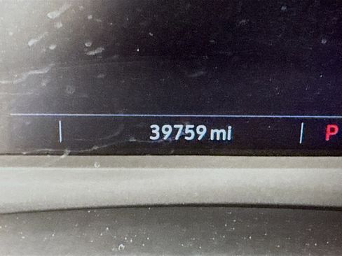 Used 2024 Cadillac XT5 Premium Luxury image 16