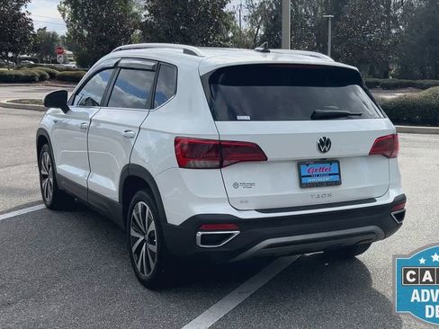 Certified 2022 Volkswagen Taos SE w/ Driver Assistance Package image 8
