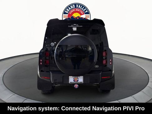 Used 2022 Land Rover Defender 110 SE image 7